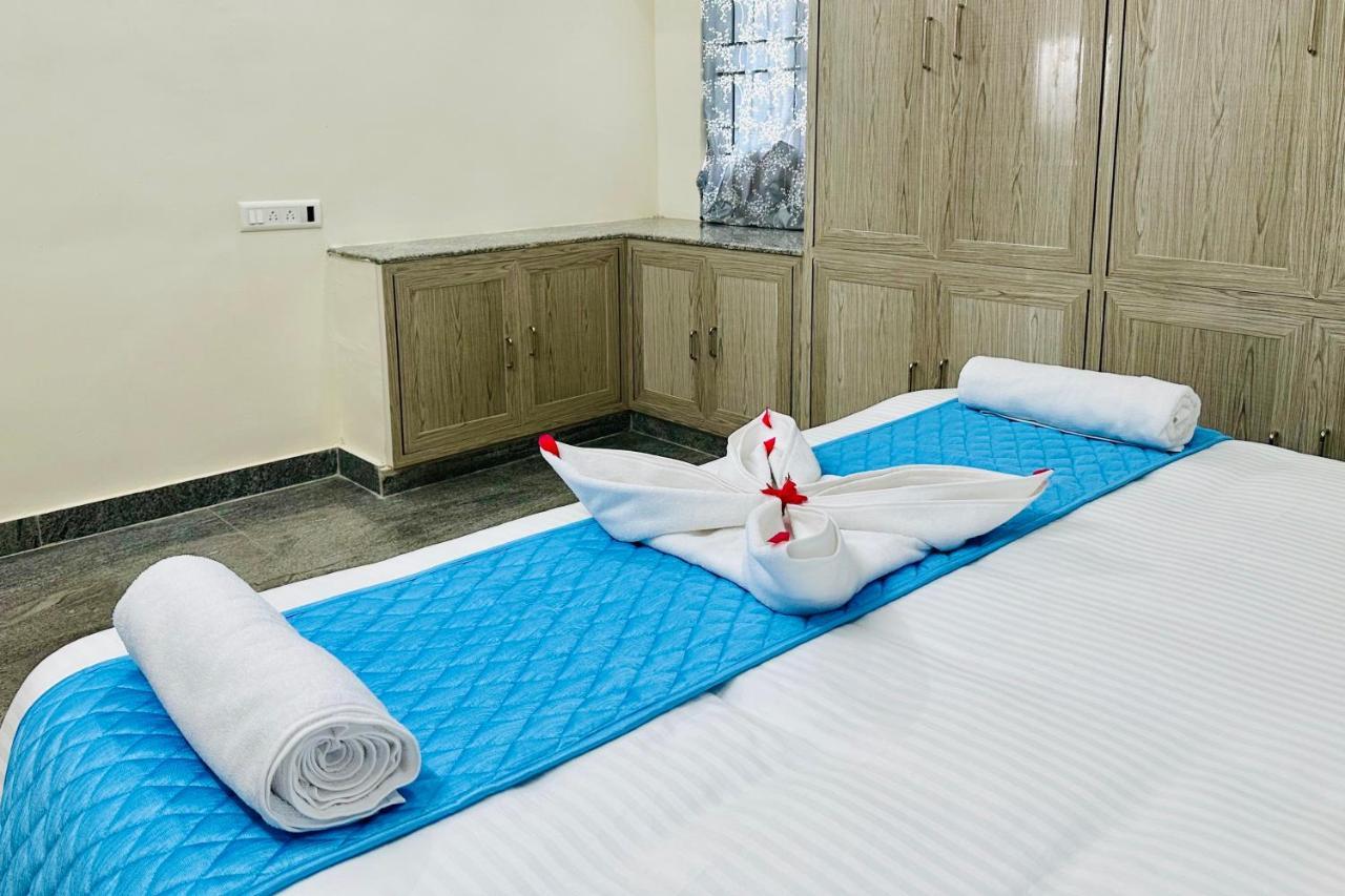 Tirupati Homestay - Ragunatha Resorts - 3Bhk Ac Apartments For Large Families - Free Breakfast - Flyover To Alipiri Gate - Wifi - Android Tv - - Easy Access To Visit All Temples Eksteriør bilde